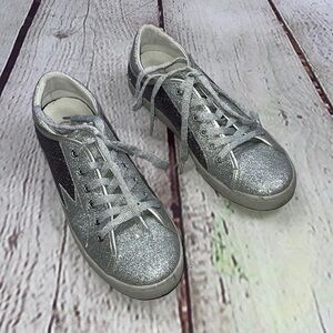 UEC GB by Gianni Bini silver star sparkle sneakers size 9 no box